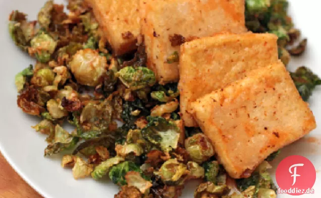 Gebratene Rosenkohl mit Sriracha-Honig-Sauce