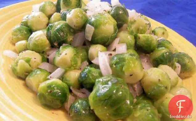 Rosenkohl in Zwiebelbutter
