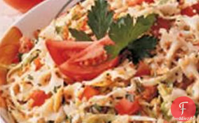 Kohl-Tomaten-Pasta Werfen