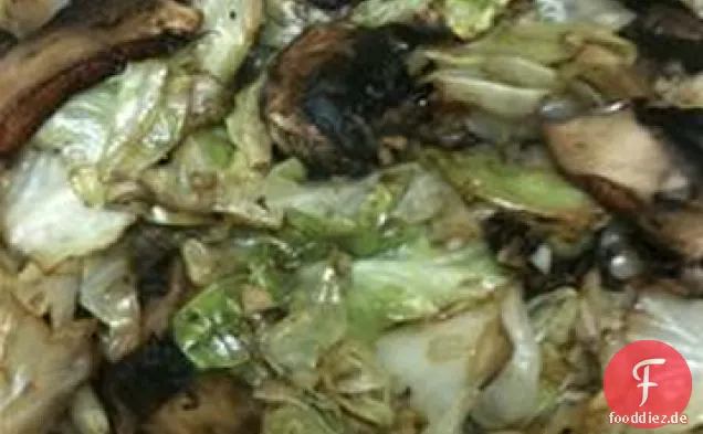 Kohl mit Portobello-Pilzen