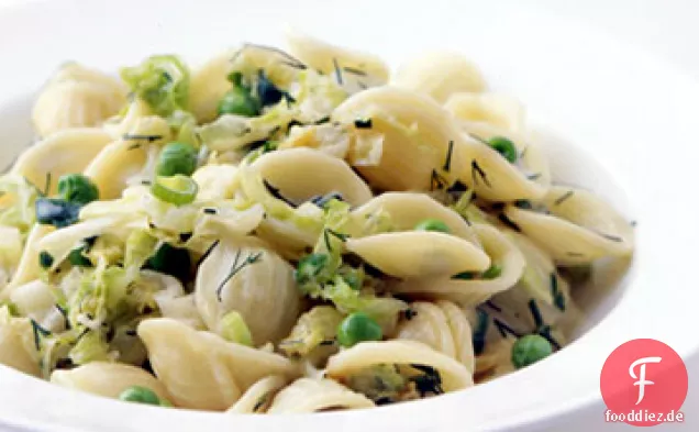 Orecchiette mit Wirsing, Erbsen und Zitronencreme