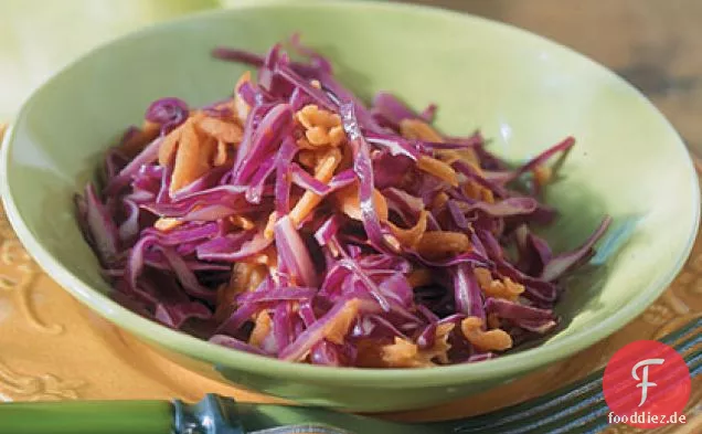 Rot-Orange Krautsalat mit süßem Dijon-Dressing