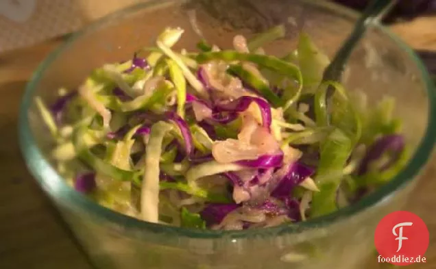 Heißer süß-saurer Sauerkraut-Krautsalat