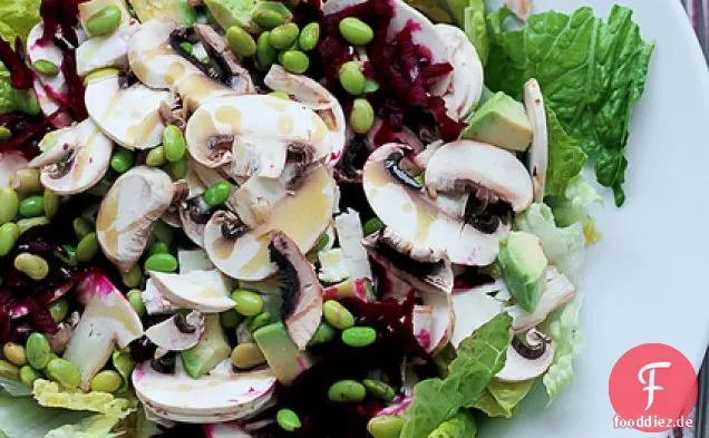 Weiße Pilze, Rote Beete und Edamame Bohnen