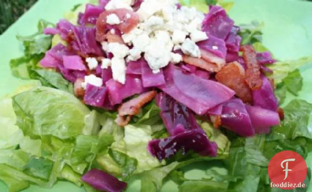 Rotkohl-Speck-Salat mit Blauschimmelkäse