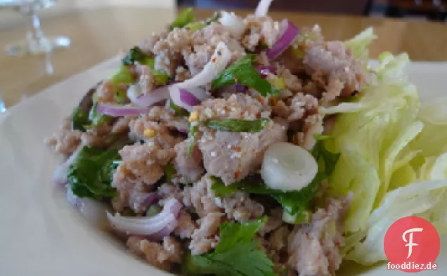 Larb Gai - Thailändischer Hühnersalat