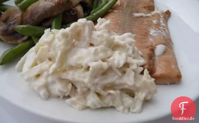 Es ist ein fettarmer warmer (oder kalter) Krautsalat