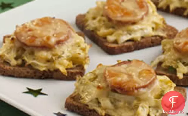 Mini Reubens mit Honig-Senf-Krautsalat