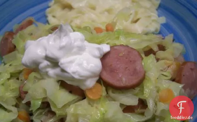 Einfacher Kohl und Kielbasa