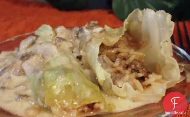 Würzige gefüllte Kohlrouladen in Pilzsauce