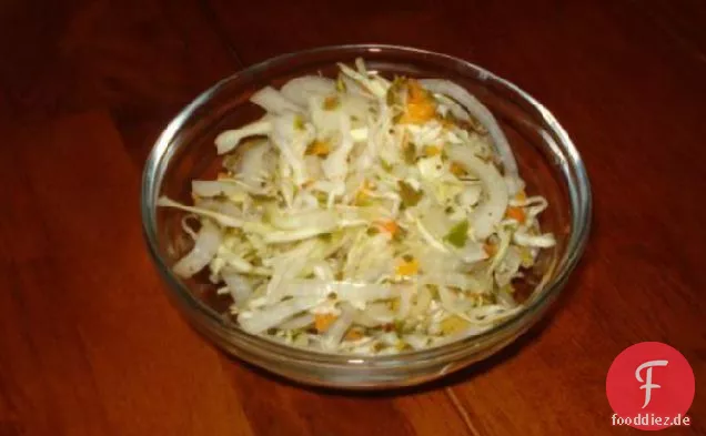 Curtido (Salvadorianischer eingelegter Krautsalat)