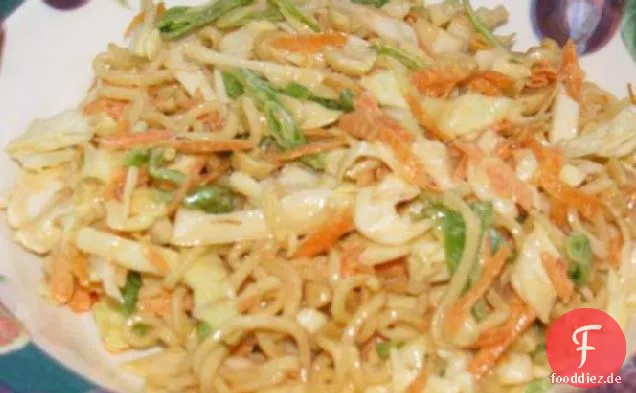 Amen für Ramen Salat im asiatischen Stil