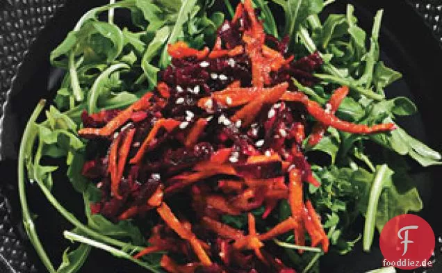 Rüben-Karotten-Salat mit Koriander und Sesamsalz