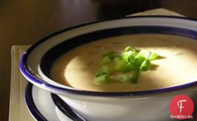Cremige Hühnchen-Erdnuss-Suppe