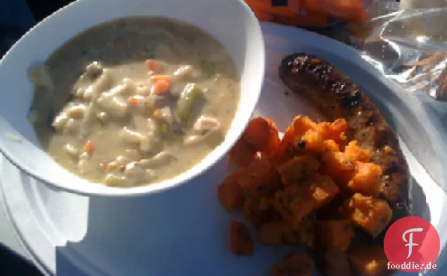 Cremige Hühnchen-Nudelsuppe