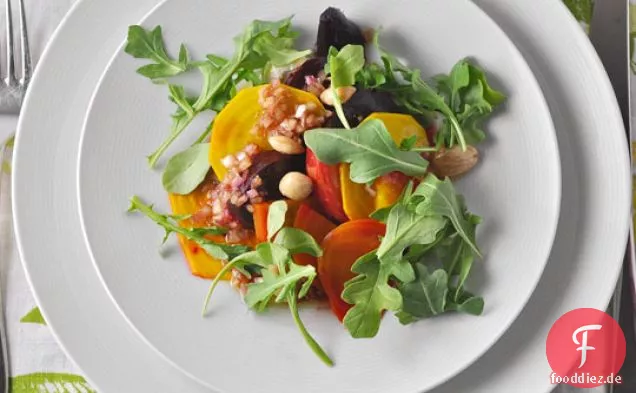 Gebratener Rübensalat mit geschlagenem Ziegenkäse