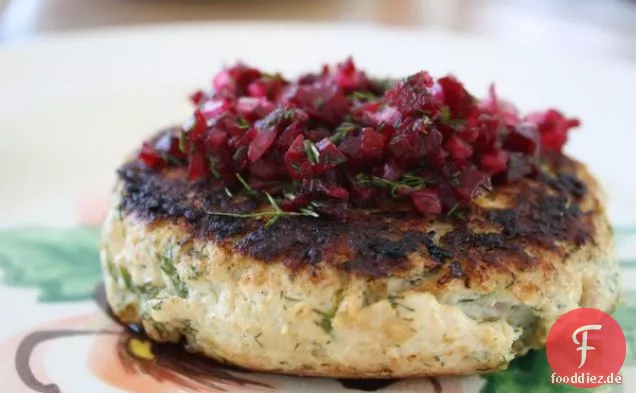 Dill Türkei Burger mit eingelegten roten Zwiebeln und Rüben Relish