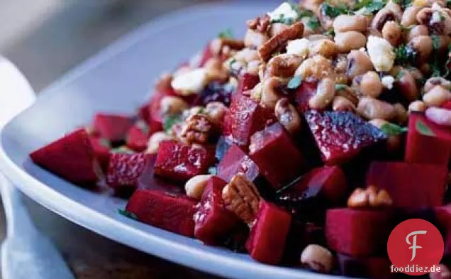 Rüben- und Erbsensalat mit schwarzen Augen