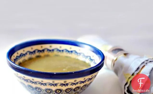 Grüne Suppe mit Ingwer