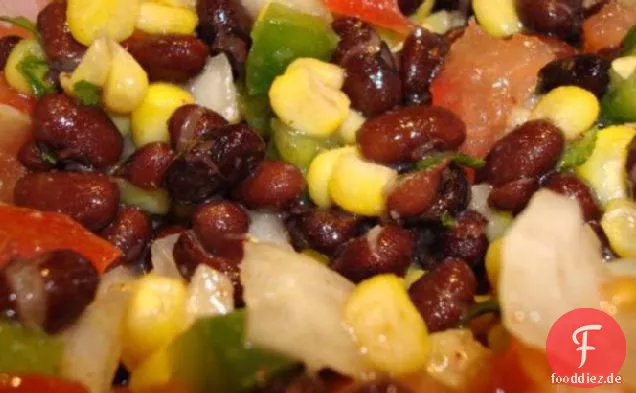 Südwest-Salat mit Koriander-Dressing