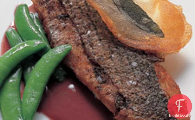 Streifenbarsch mit Salbei und Rotweinbutter
