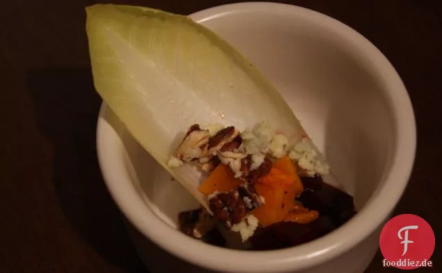 Squash, Rüben & Blauschimmelkäse Endivien Boote