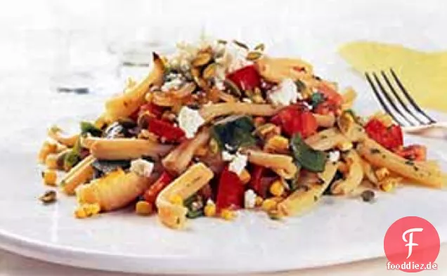 Warmer Nudelsalat mit geröstetem Mais und Poblanos