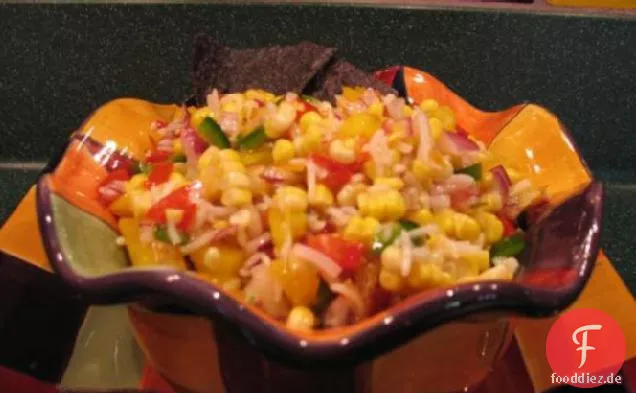 Mais- & Gemüsesalat mit würzigem Limetten-Dressing