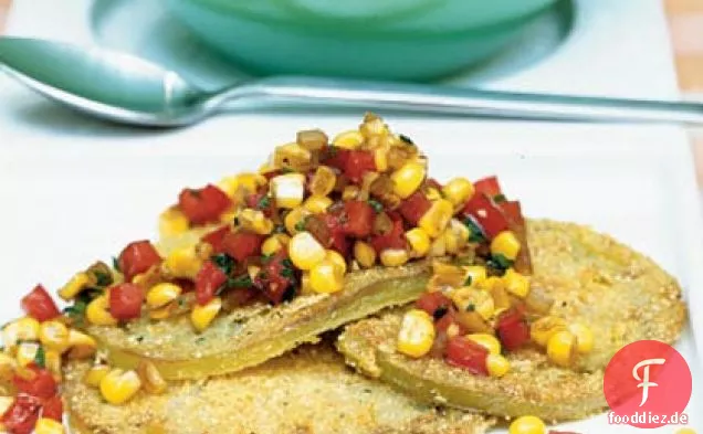Gebratener grüner Tomatensalat mit warmer Maissalsa