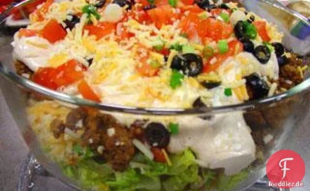 Festival geschichteter Taco-Salat