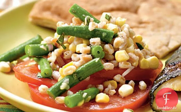 Farro, grüne Bohnen, Mais und Abraham Lincoln Tomatensalat