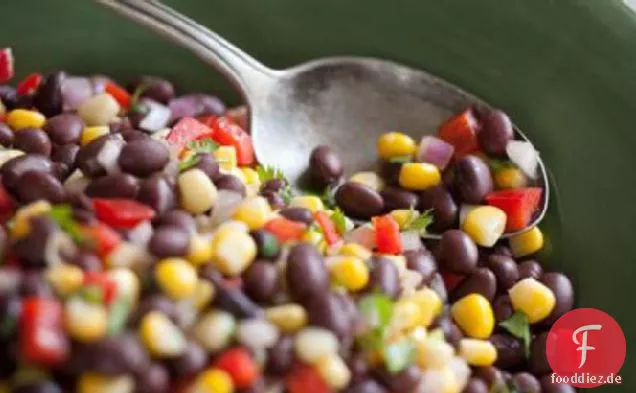 Mais und schwarzer Bohnensalat