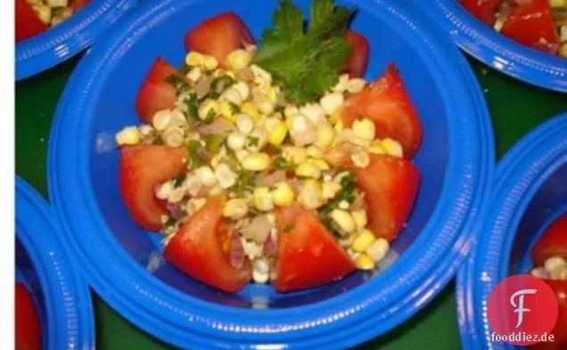 Sommer Tomatensalat mit Mais Salsa
