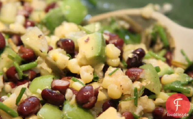 Mais und schwarzer Bohnensalat