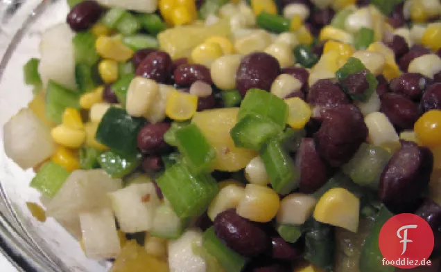 Jicama-Salat mit schwarzen Bohnen