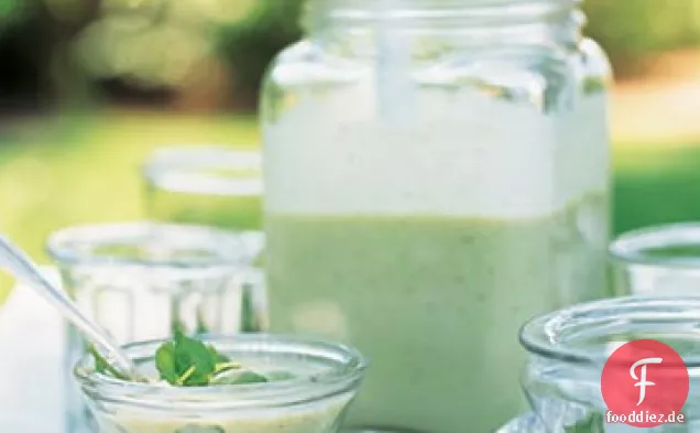 Buttermilch Vichyssoise mit Brunnenkresse