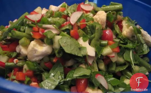 Salate in Tortilla-Schalen