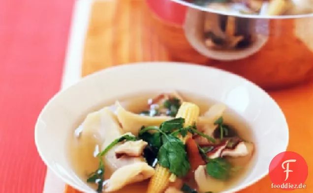 Asiatische Knödelsuppe