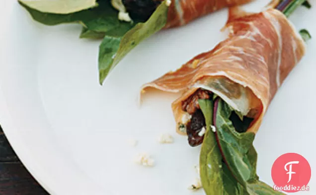 Bitter-grüner Salat in Schinken eingewickelt