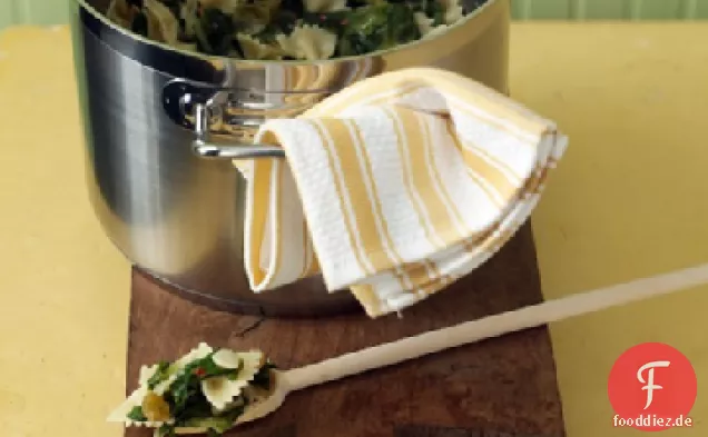 Fliege Pasta mit Escarole