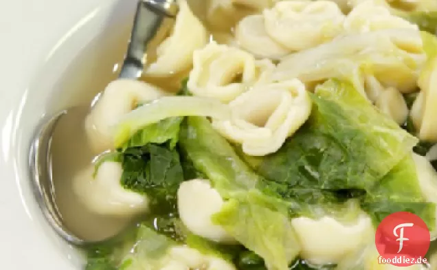 Tortellini-Suppe mit Escarole