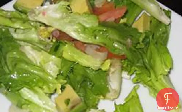 Pflaumen-Tomaten-Escarole-Salat mit Parmesan-Balsamico-Dressing