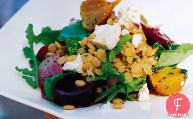 Roter Linsensalat mit Feta und Rüben