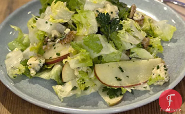 Escarole Salat mit Buttermilch-Kräuter-Dressing