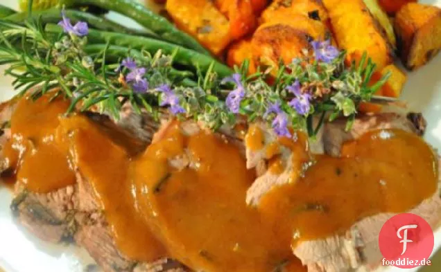 Drop Dead Gorgeous - Knoblauch besetzt gebratene Lammkeule