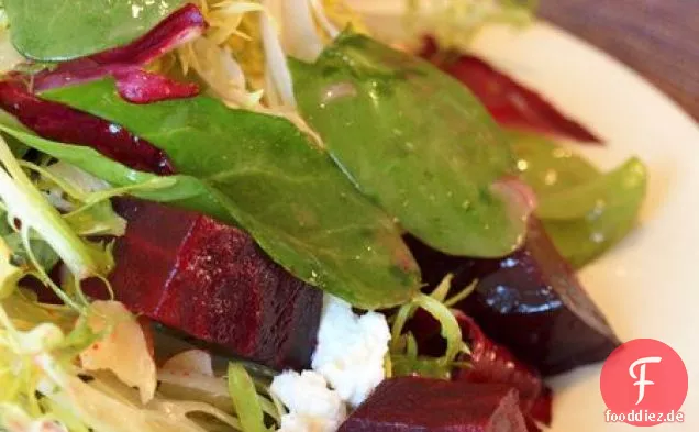 Gebratener Rübensalat mit Ziegenkäse, Walnüssen & Honig-dijon Vina