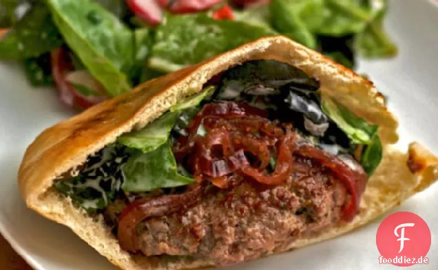 Abendessen heute Abend: Lammburger mit rotem Zwiebelgenuss