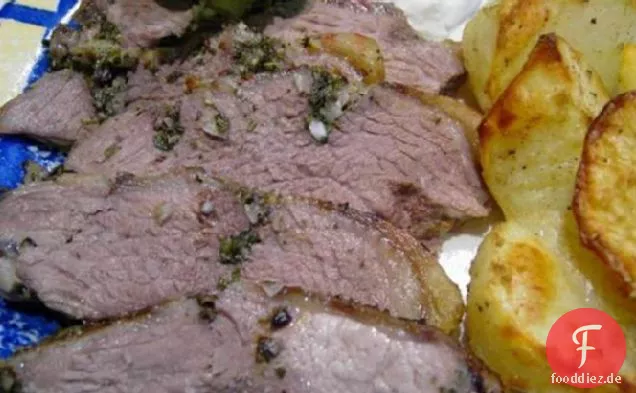 Gegrillte Butterflied Lammkeule mit Zitrone, Kräutern und Knoblauch