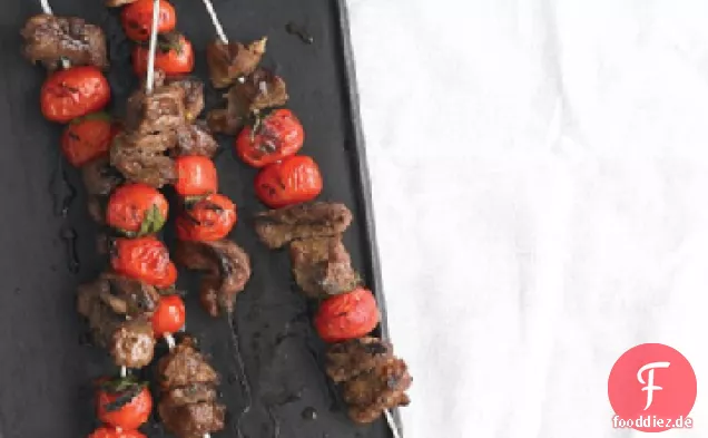 Lamm-, Tomaten- und Minz-Kebabs