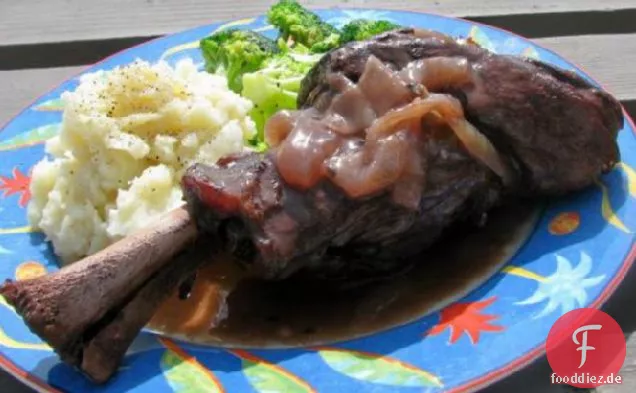 Rotwein und Kräuter Lammschenkel